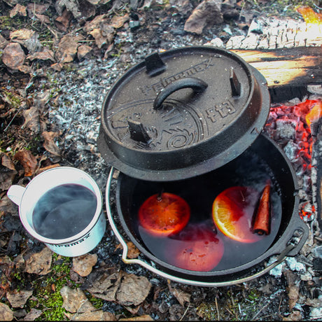 Glühwein einfach zubereiten im Dutch Oven