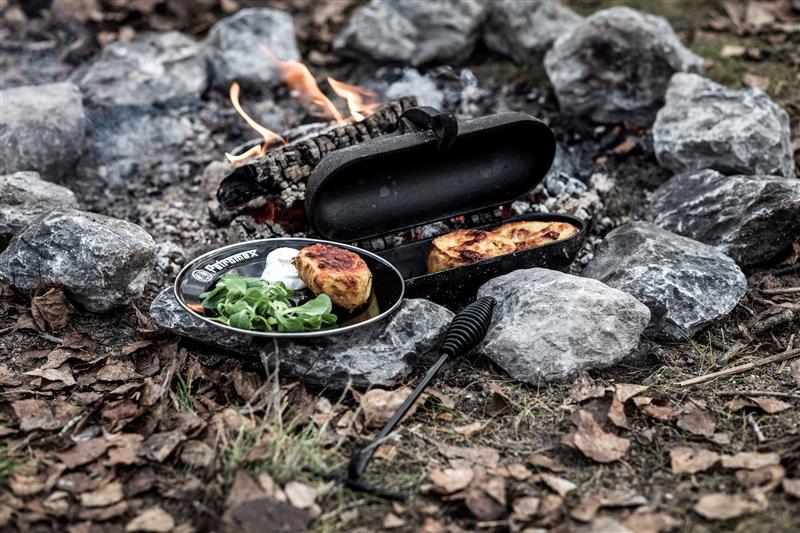 Héjában sült burgonya baconös-sajtos feltéttel