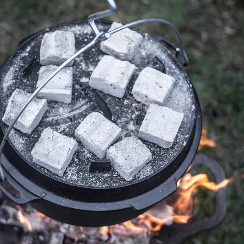 Halloween Special - Großer Feuertopf Tisch &  2 Dutch Oven