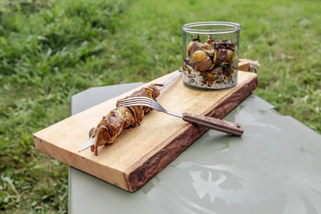 Lammspieß mit Cognac-Waldpilzen und Feldsalat á la Creme