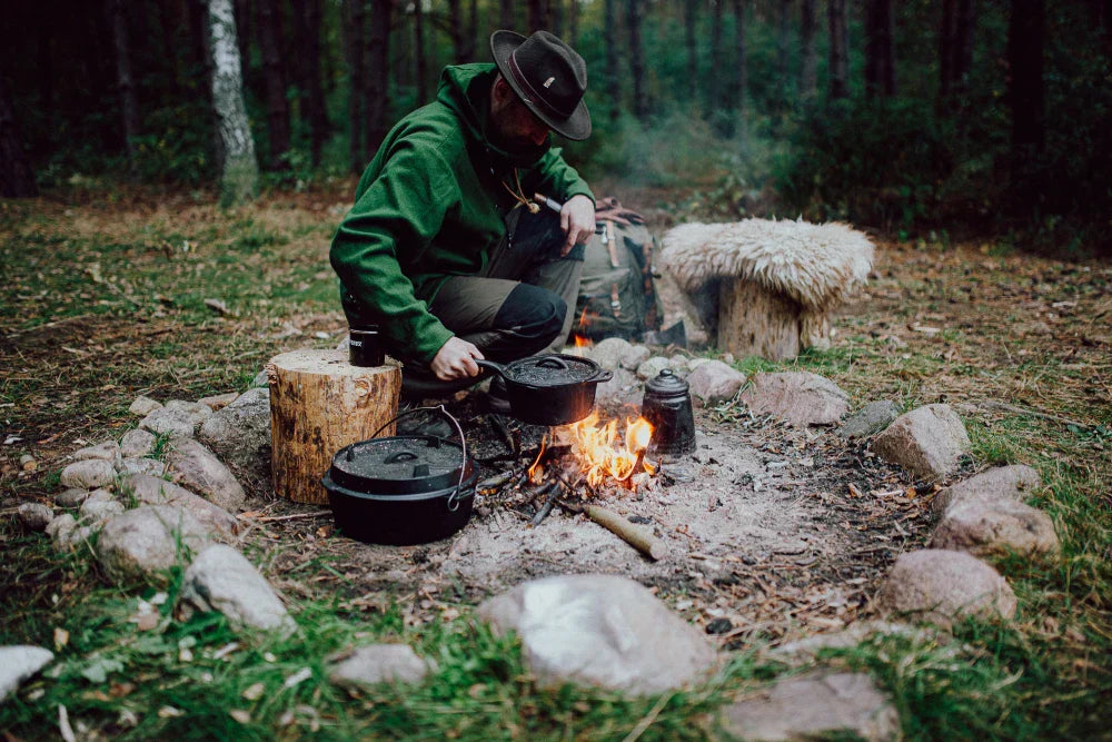Grillen mit Gusseisen: Von der Grillplatte bis zum Feuertopf Grillen mit Gusseisen: Von der Grillplatte bis zum Feuertopf