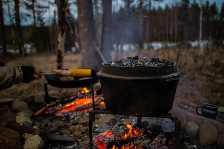 Dutch Oven richtig beheizen: So gelingt dir das Kochen im Freien garantiert