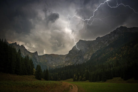 Gewitter in den Bergen: Richtiges Verhalten bei Blitz und Donner im Gebirge