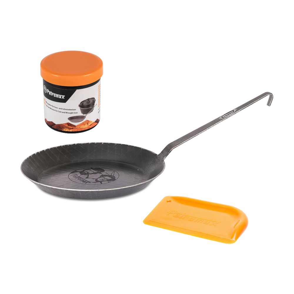 Set Schmiedeeiserne Pfanne sp28 – Bud Spencer & Terence Hill Edition + Pflegepaste + Schaber